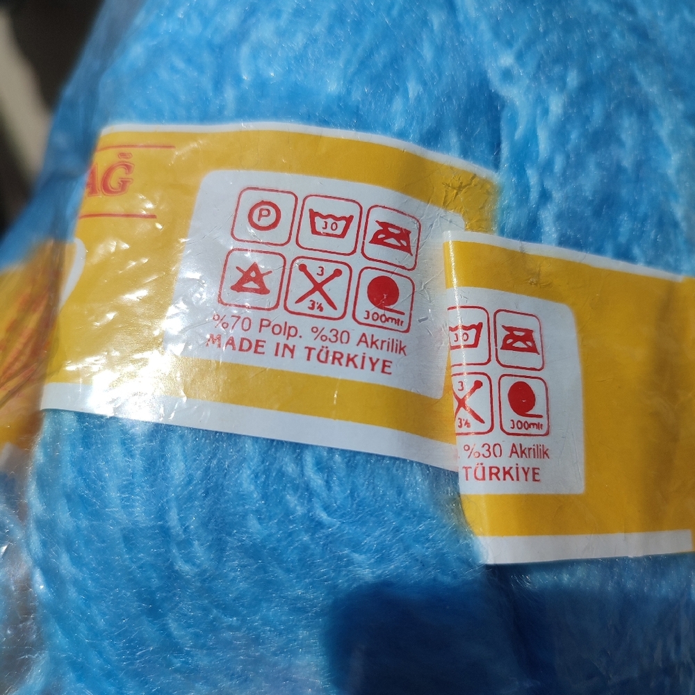 Vintage Turkish Mohair Yarn NWT Bright Blue - Picture 4 of 4